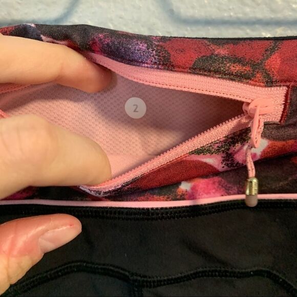 Black Lululemon Speed Tights 28” - Picture 9 of 13